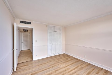 Condo in Pompano Beach, Florida, 2 bedrooms № 2182087 - photo 22