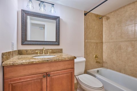 Condo in Pompano Beach, Florida, 2 bedrooms № 2182087 - photo 19