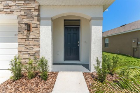 Casa en alquiler en Land O' Lakes, Florida, 4 dormitorios, 214.14 m2 № 2196108 - foto 5