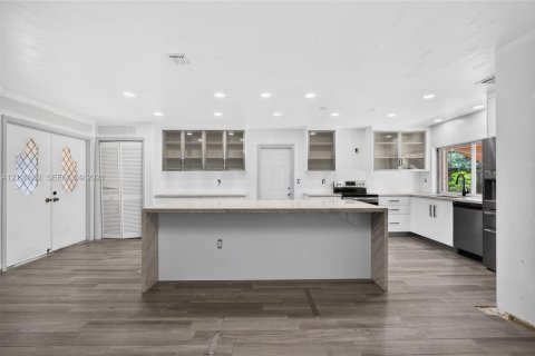 Villa ou maison à vendre à Miami, Floride: 3 chambres, 136.1 m2 № 2439350 - photo 5