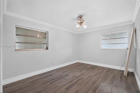 Villa ou maison à vendre à Miami, Floride: 3 chambres, 136.1 m2 № 2439350 - photo 26