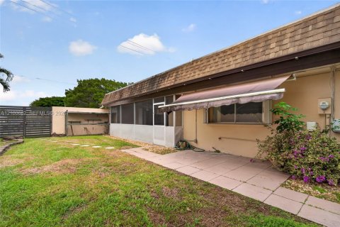 Villa ou maison à vendre à Miami, Floride: 3 chambres, 136.1 m2 № 2439350 - photo 30