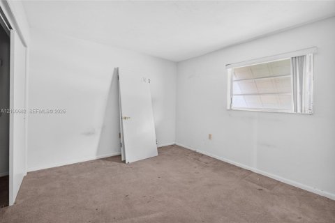 Villa ou maison à vendre à Miami, Floride: 3 chambres, 136.1 m2 № 2439350 - photo 25