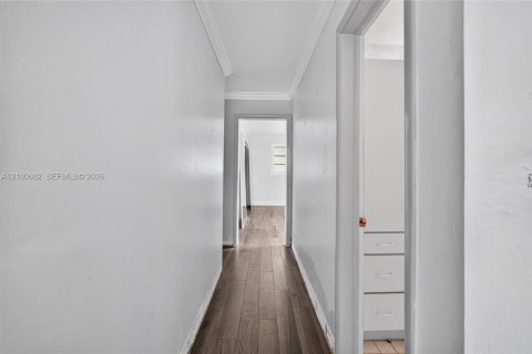 Villa ou maison à vendre à Miami, Floride: 3 chambres, 136.1 m2 № 2439350 - photo 16
