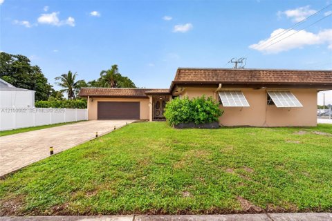 Villa ou maison à Miami, Floride 3 chambres, 136.1 m2 № 2439350