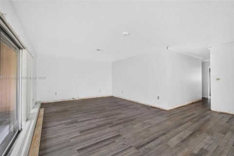 Villa ou maison à vendre à Miami, Floride: 3 chambres, 136.1 m2 № 2439350 - photo 13