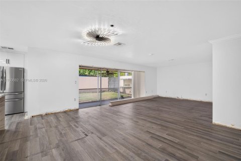 Villa ou maison à vendre à Miami, Floride: 3 chambres, 136.1 m2 № 2439350 - photo 11