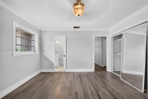 Villa ou maison à vendre à Miami, Floride: 3 chambres, 136.1 m2 № 2439350 - photo 21
