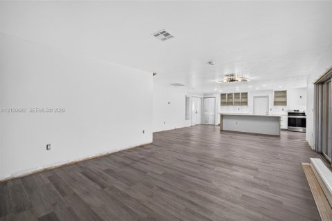 Villa ou maison à vendre à Miami, Floride: 3 chambres, 136.1 m2 № 2439350 - photo 15