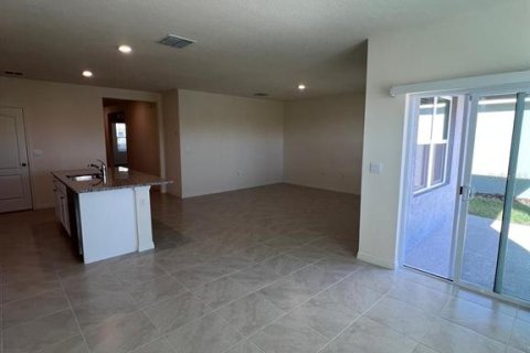 Touwnhouse à louer à Davenport, Floride: 3 chambres, 160.26 m2 № 2108299 - photo 9