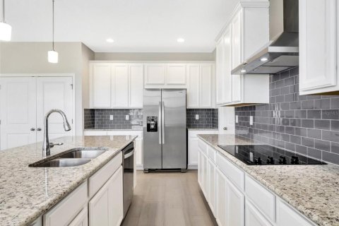 Villa ou maison à louer à Tavares, Floride: 5 chambres, 304.07 m2 № 1591603 - photo 4