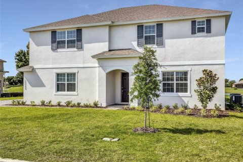 Villa ou maison à louer à Tavares, Floride: 5 chambres, 304.07 m2 № 1591603 - photo 1