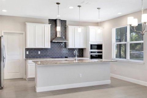 Villa ou maison à louer à Tavares, Floride: 5 chambres, 304.07 m2 № 1591603 - photo 5