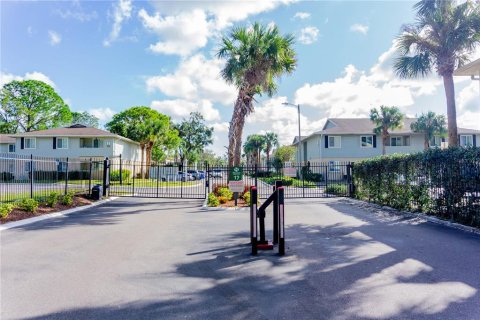 Condominio en venta en Brandon, Florida, 3 dormitorios, 109.16 m2 № 2222975 - foto 5