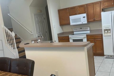Townhouse in Kissimmee, Florida 4 bedrooms, 151.99 sq.m. № 2258930 - photo 12