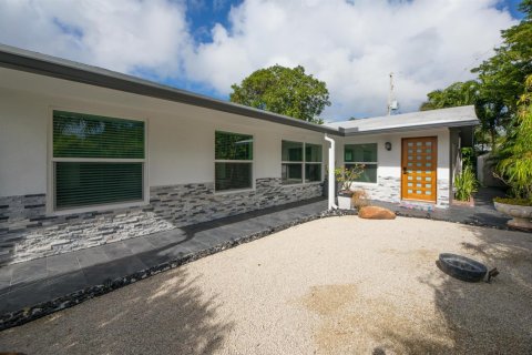 Apartment in Wilton Manors, Florida 2 bedrooms, 207.36 sq.m. № 2269232