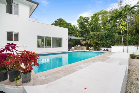 House in Coral Gables, Florida 3 bedrooms, 168.34 sq.m. № 2003426 - photo 4