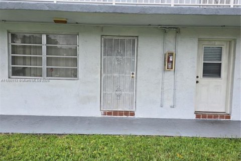 Copropriété à vendre à Miami Gardens, Floride: 1 chambre, 72 m2 № 1952940 - photo 1