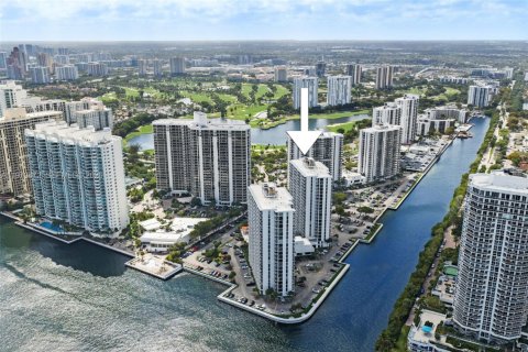 Condominio en venta en Aventura, Florida, 2 dormitorios, 96.43 m2 № 2043961 - foto 28