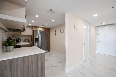 Condominio en venta en Aventura, Florida, 2 dormitorios, 96.43 m2 № 2043961 - foto 13