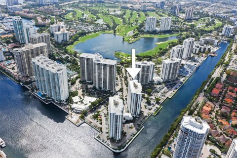 Condominio en venta en Aventura, Florida, 2 dormitorios, 96.43 m2 № 2043961 - foto 2