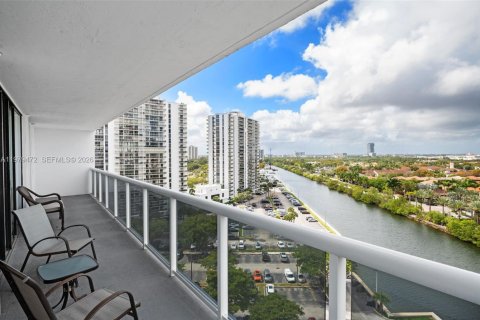 Condominio en venta en Aventura, Florida, 2 dormitorios, 96.43 m2 № 2043961 - foto 23