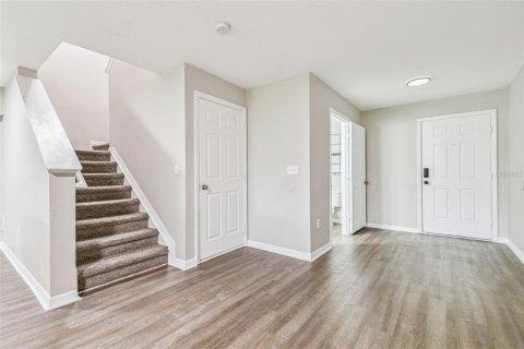 Adosado en venta en Brandon, Florida, 3 dormitorios, 144.74 m2 № 1904550 - foto 8