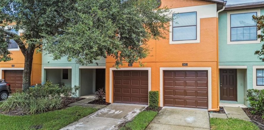 Adosado en Brandon, Florida 3 dormitorios, 144.74 m2 № 1904550