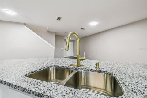 Adosado en venta en Brandon, Florida, 3 dormitorios, 144.74 m2 № 1904550 - foto 14