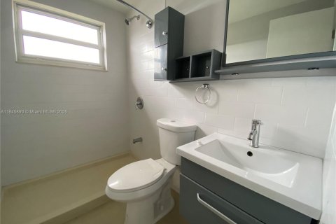 Снять в аренду кондоминиум в Майами-Бич, Флорида 2 спальни, 101.45м2, № 1888828 - фото 9