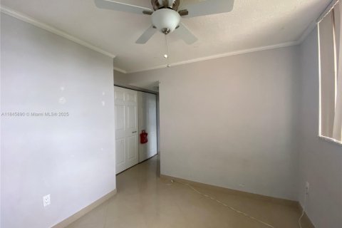 Снять в аренду кондоминиум в Майами-Бич, Флорида 2 спальни, 101.45м2, № 1888828 - фото 6