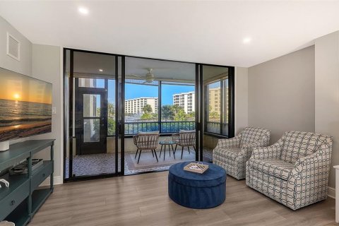 Condo in Sarasota, Florida, 3 bedrooms № 2212993 - photo 13