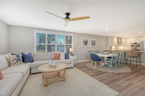 Condo in Sarasota, Florida, 3 bedrooms № 2212993 - photo 19