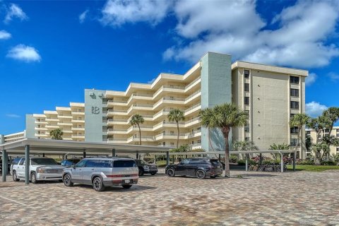 Condo in Sarasota, Florida, 3 bedrooms № 2212993 - photo 2