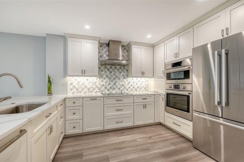 Condo in Sarasota, Florida, 3 bedrooms № 2212993 - photo 5
