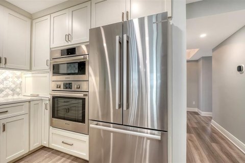 Condo in Sarasota, Florida, 3 bedrooms № 2212993 - photo 6