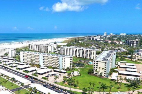Condo in Sarasota, Florida, 3 bedrooms № 2212993