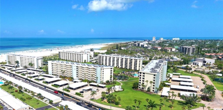 Condo in Sarasota, Florida, 3 bedrooms № 2212993