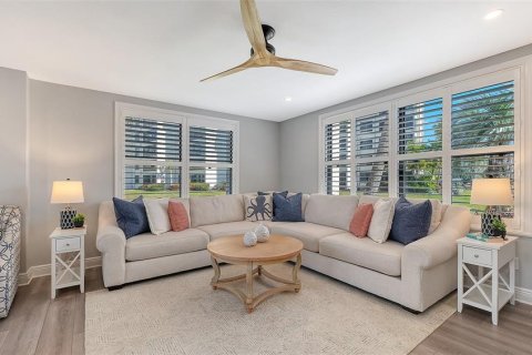 Condo in Sarasota, Florida, 3 bedrooms № 2212993 - photo 11