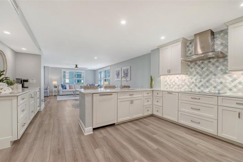 Condo in Sarasota, Florida, 3 bedrooms № 2212993 - photo 3