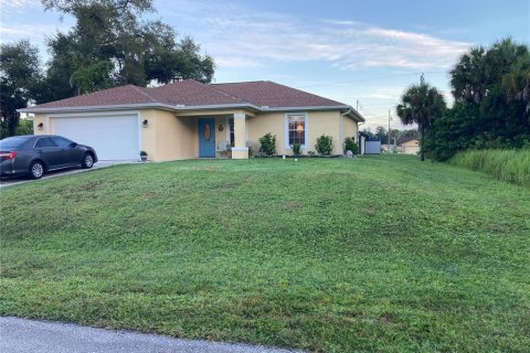 Villa ou maison à Port Charlotte, Floride 3 chambres, 131.55 m2 № 2396857