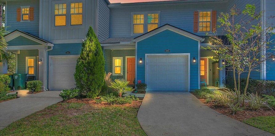 House in Jacksonville, Florida 2 bedrooms, 116.31 sq.m. № 865742