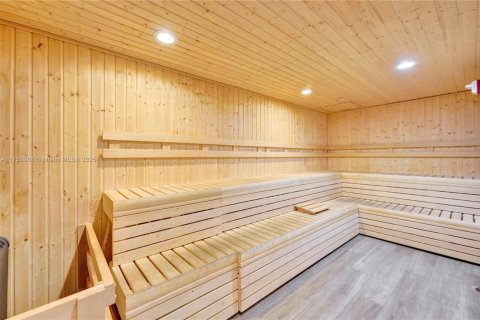 Купить кондоминиум в Дорал, Флорида 1 спальня, 62.06м2, № 1865118 - фото 26