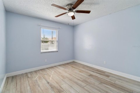 Villa ou maison à vendre à Saint Lucie, Floride: 3 chambres, 136.1 m2 № 2201332 - photo 21