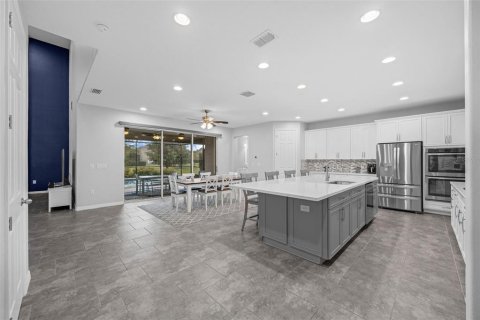 House in Winter Garden, Florida 6 bedrooms, 433.57 sq.m. № 1846960 - photo 17