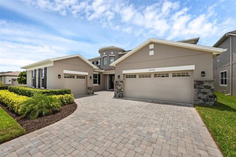 House in Winter Garden, Florida 6 bedrooms, 433.57 sq.m. № 1846960 - photo 2