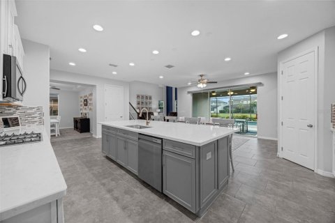 House in Winter Garden, Florida 6 bedrooms, 433.57 sq.m. № 1846960 - photo 18