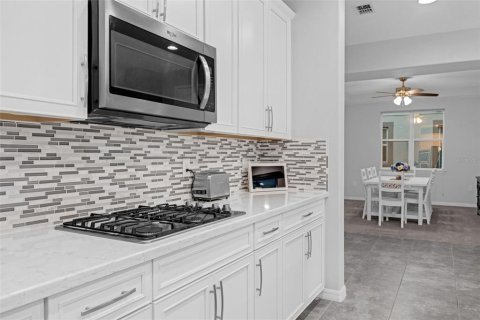 House in Winter Garden, Florida 6 bedrooms, 433.57 sq.m. № 1846960 - photo 19