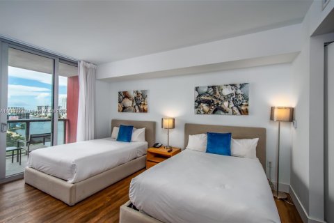 Condo in Hallandale Beach, Florida, 2 bedrooms  № 1702959 - photo 7