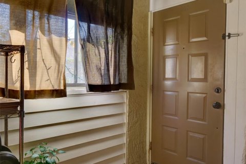 Condo in Orlando, Florida, 2 bedrooms  № 1561074 - photo 10